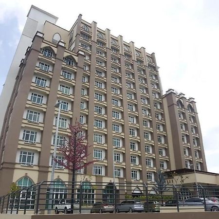 Risqi Apartment 2 Bedroom Wakaf Che Yeh Kota Bharu Exterior photo